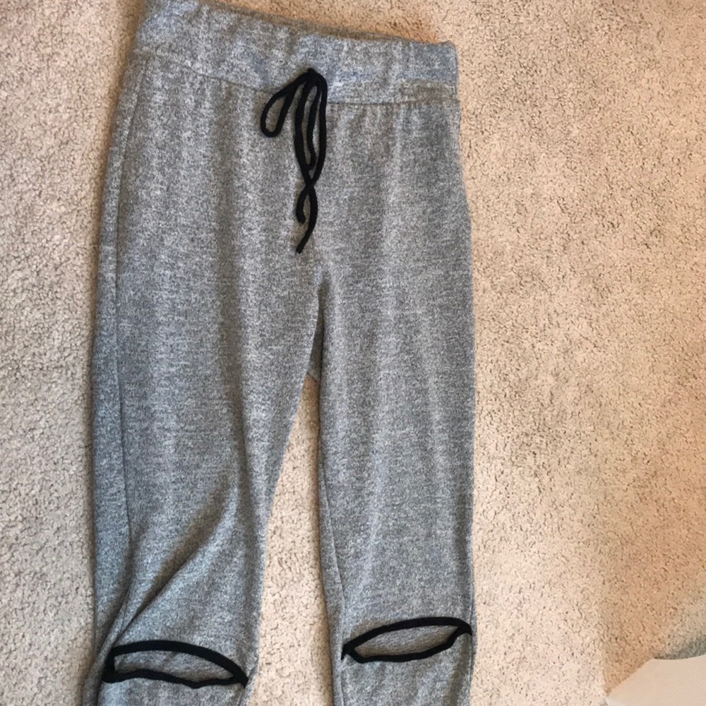 grey leggings